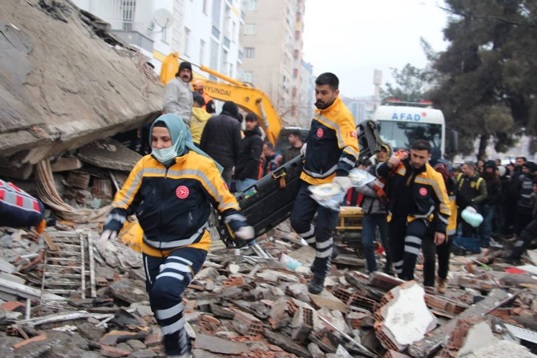 İşte kare kare 10 kenti vuran deprem sonrası hasar 14