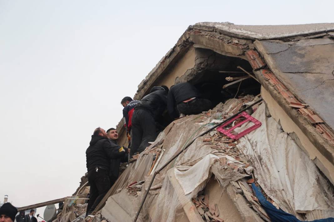 İşte kare kare 10 kenti vuran deprem sonrası hasar 16