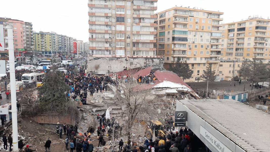 İşte kare kare 10 kenti vuran deprem sonrası hasar 13