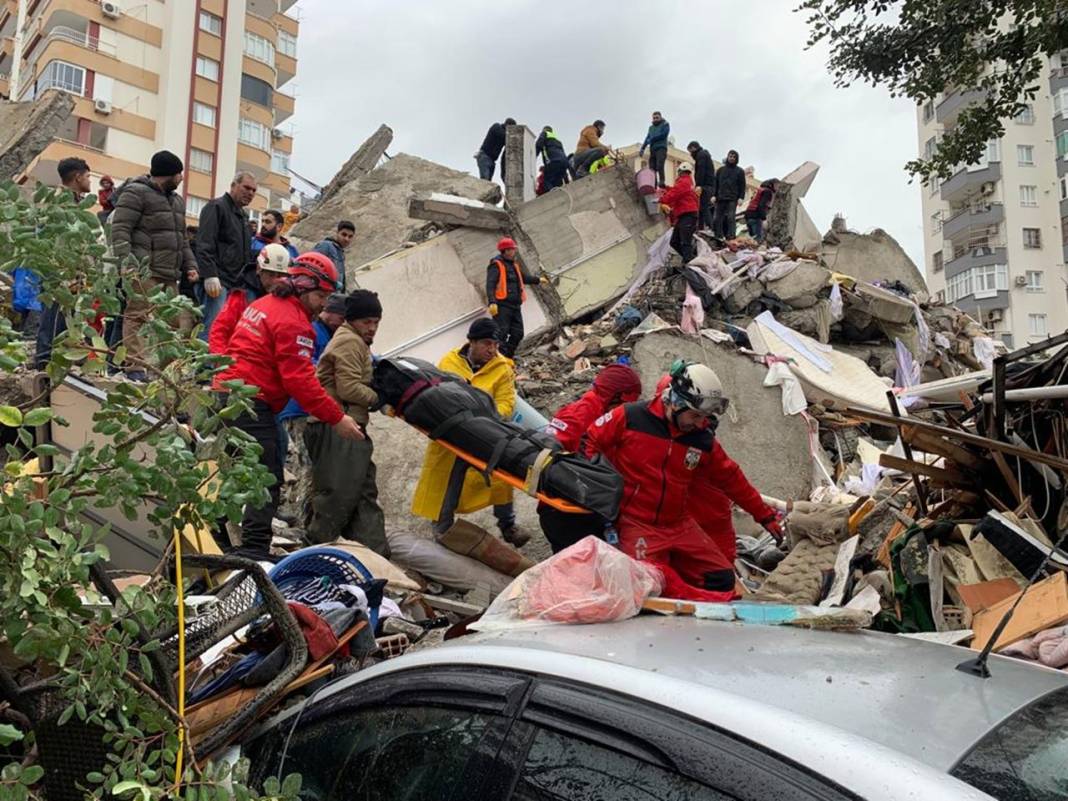 İşte kare kare 10 kenti vuran deprem sonrası hasar 17