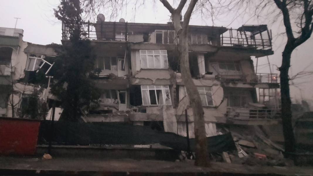 İşte kare kare 10 kenti vuran deprem sonrası hasar 4