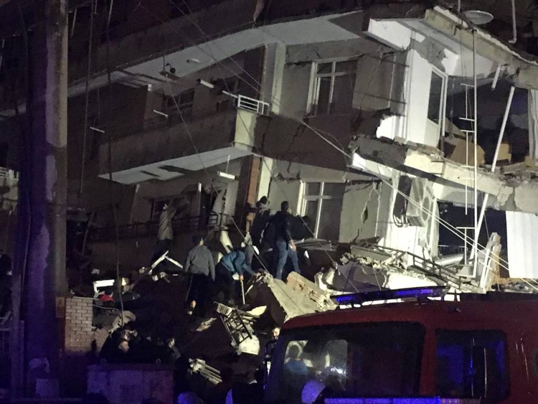 İşte kare kare 10 kenti vuran deprem sonrası hasar 7