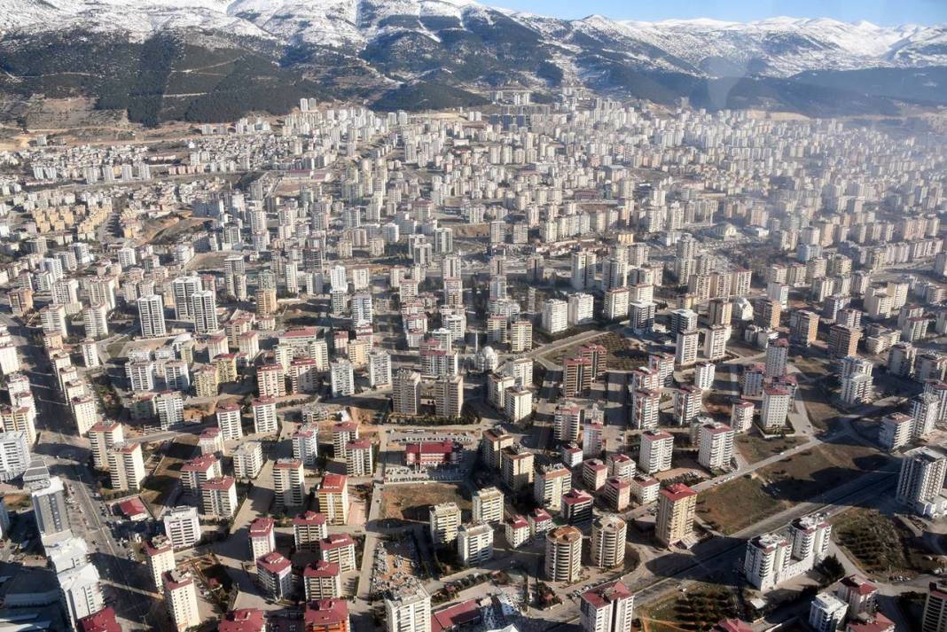 İşte yıkımın olduğu bölgeler: Kahramanmaraş havadan görüntülendi 5