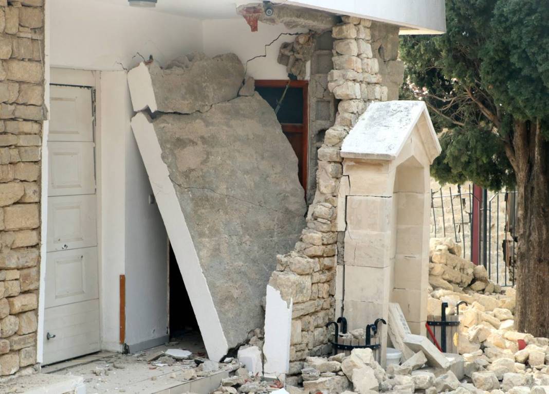 Deprem zarar verdi: Hatay'ın iki Ermeni kilisesinden biri ibadete kapatıldı 5
