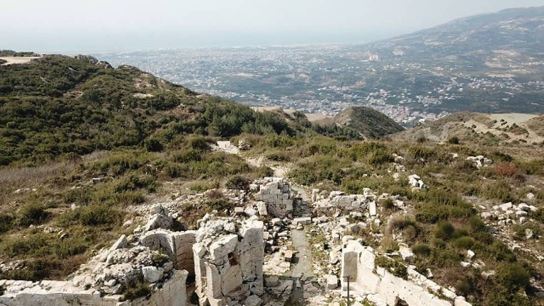 Büyük deprem sonrası kurulan 1500 yıllık manastır, son depremde zarar görmedi 5