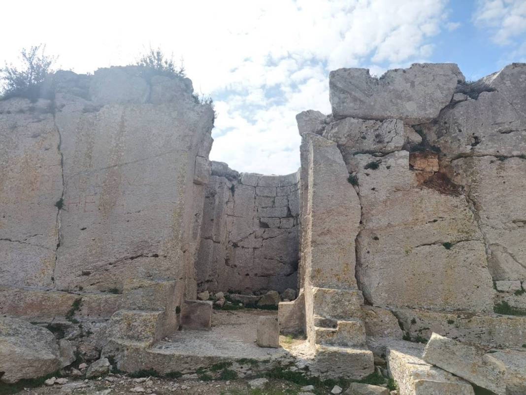 Büyük deprem sonrası kurulan 1500 yıllık manastır, son depremde zarar görmedi 4