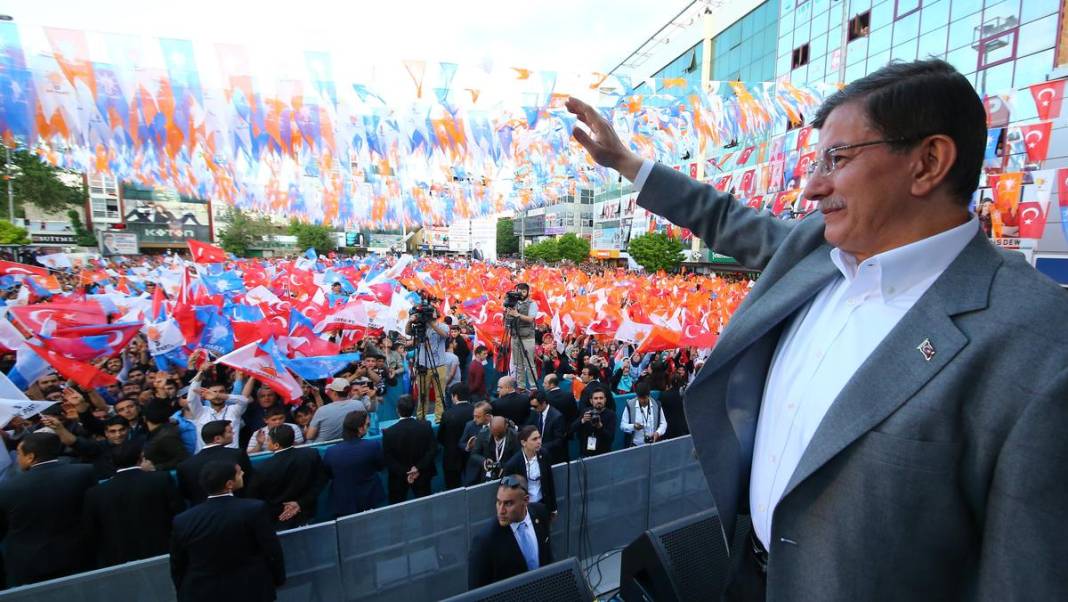 Son anket: AKP son 6 ayda yüzde 3,5 oy kaybetti 10