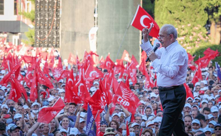 Son anket: AKP son 6 ayda yüzde 3,5 oy kaybetti 3