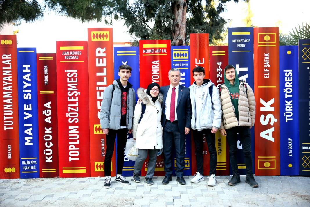 Trabzon'da okul duvarına 'kitap' konsepti 1