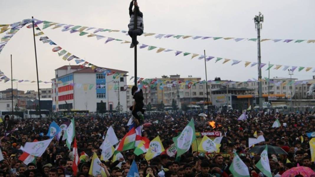 Yurtta Nevruz coşkusu: Yüzbinlerce kişi katıldı, 'istifa' sloganı öne çıktı 6