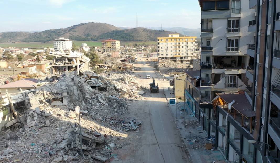 Dron görüntüleri, felaketin boyutunu gözler önüne serdi 12