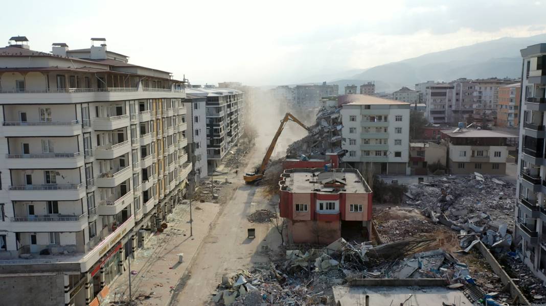 Dron görüntüleri, felaketin boyutunu gözler önüne serdi 13