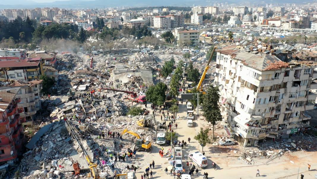 Dron görüntüleri, felaketin boyutunu gözler önüne serdi 6