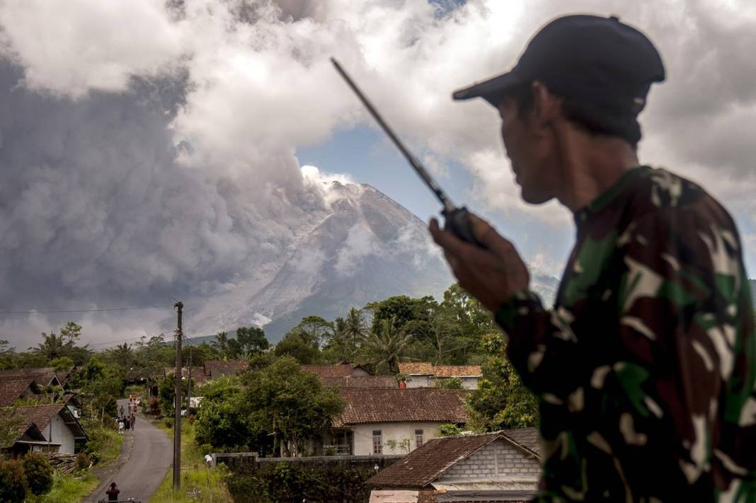 Merapi yanardağı yine patladı: Şimdilik korkulan olmadı 4