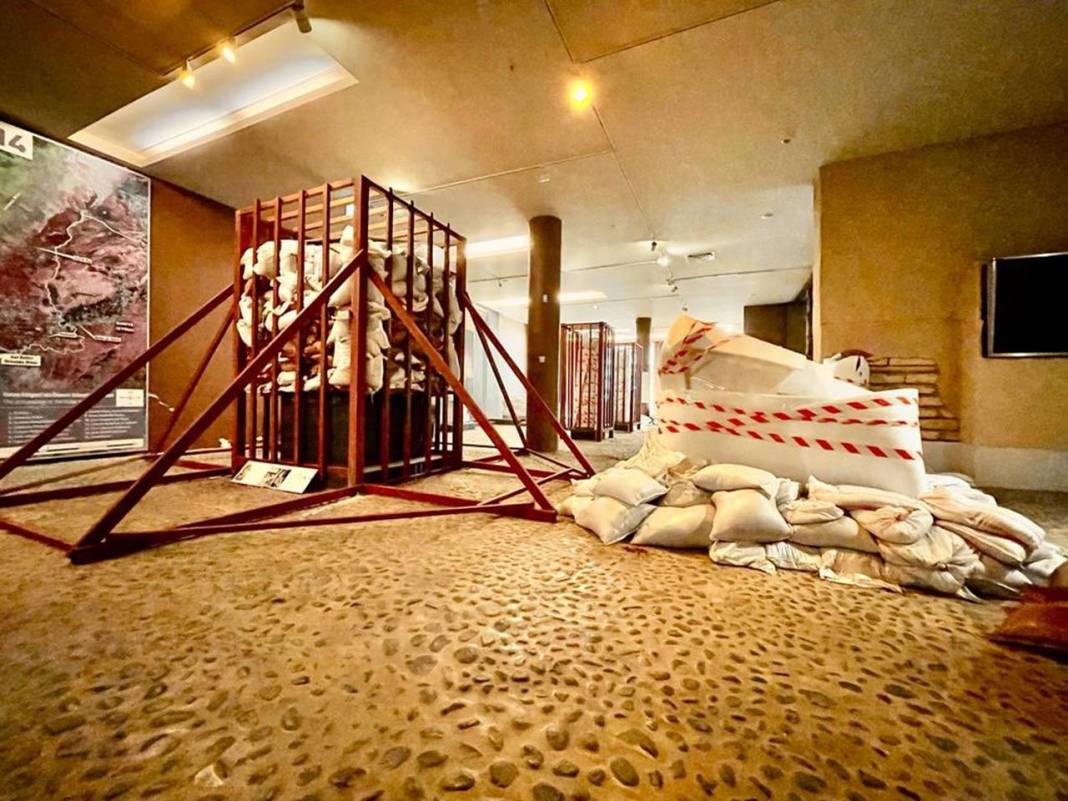 Arkeoloji müzesinde eserlere kum torbası ve kafesle koruma 3