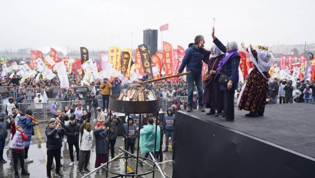 Yurtta Nevruz coşkusu: Yüzbinlerce kişi katıldı, 'istifa' sloganı öne çıktı 1