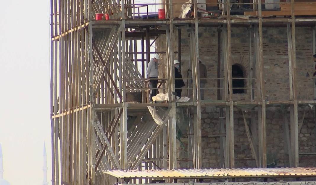 Fırtınada brandası uçunca Kız Kulesi'nin son durumu görüntülendi 5