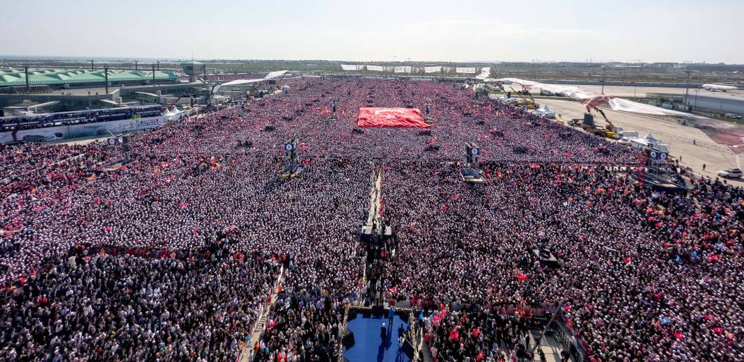 Teyit.org: Erdoğan’ın mitingine 1,7 milyon kişinin katıldığı iddiası 'hatalı', en fazla 865 bin kişi 8