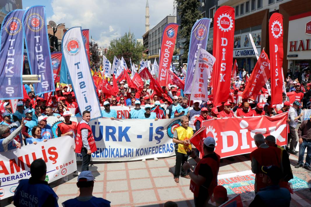 Türkiye'nin dört bir yanında emekçiler meydanlarda: İl il neler oldu 4