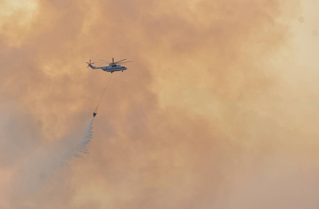 Bakan Yumaklı, Kemer'deki yangının çapını paylaştı: Yaklaşık 150-200 hektar alan yandı 1