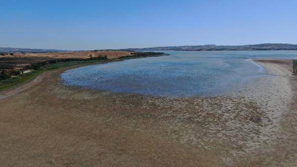 Büyükçekmece Gölü’nde kuraklık: Balık tutulan yerler kuru toprağa döndü 13