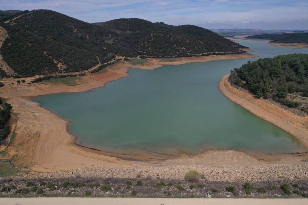Keşan'a içme suyu veren baraj kuruma noktasına geldi: Belediye telefonlara uyarı mesajı gönderdi 6