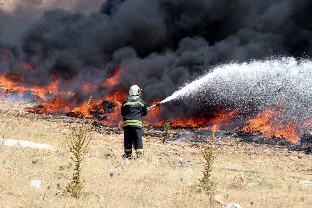 Gaziantep'te otluk yangını; bazı evler tahliye edildi 8