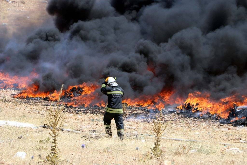 Gaziantep'te otluk yangını; bazı evler tahliye edildi 7