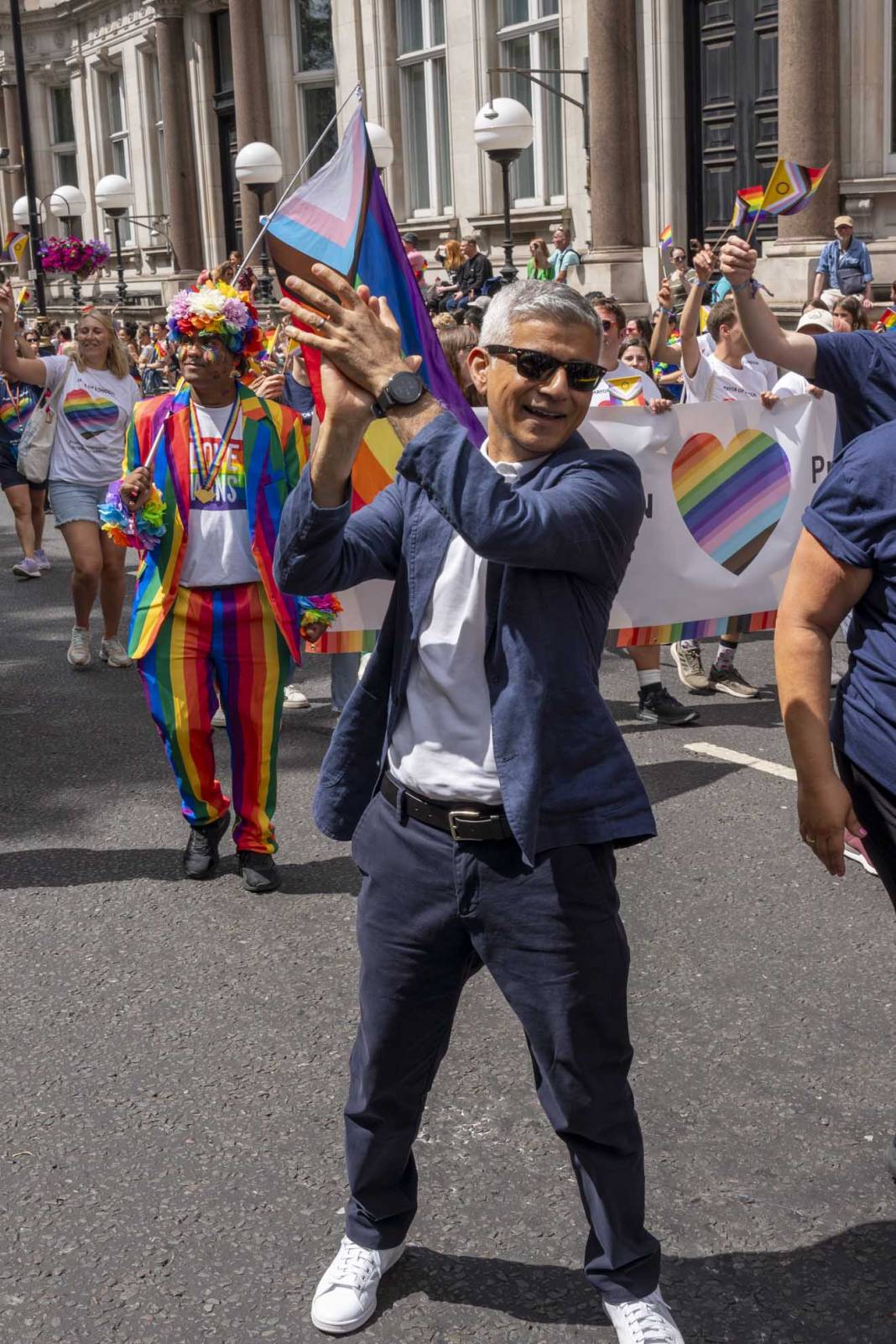 Londra'da on binlerce kişinin katılımıyla Pride'ın 51. yıl dönümü kutlandı 10
