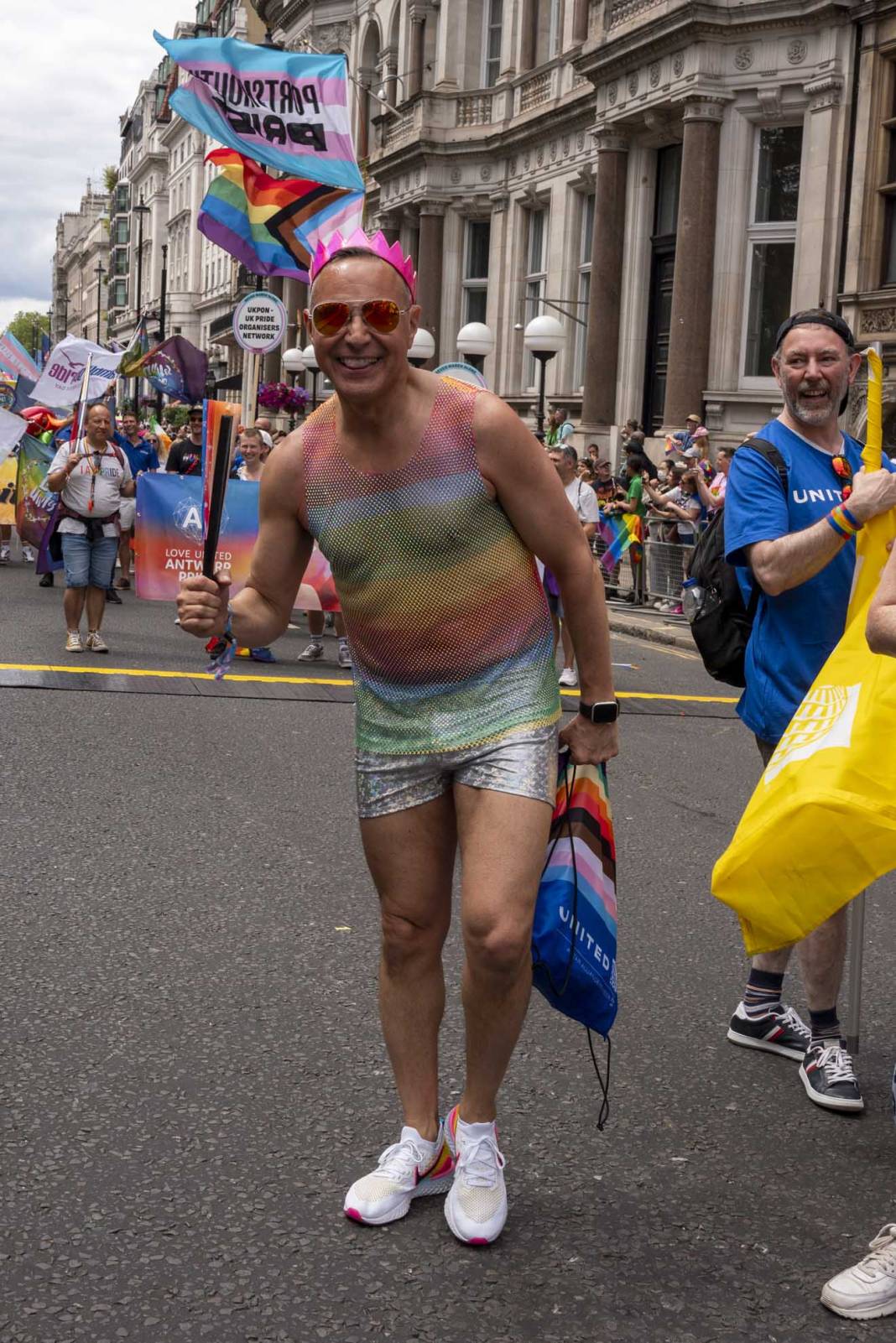 Londra'da on binlerce kişinin katılımıyla Pride'ın 51. yıl dönümü kutlandı 20