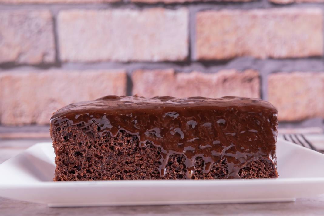 İşte lezzetli bir "Browni Tadında Islak Kek" tarifi 8