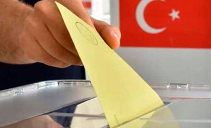 Yerel seçimler öncesi AKP ve CHP'de düşüş var; MHP ise oylarını ikiye katladı 5