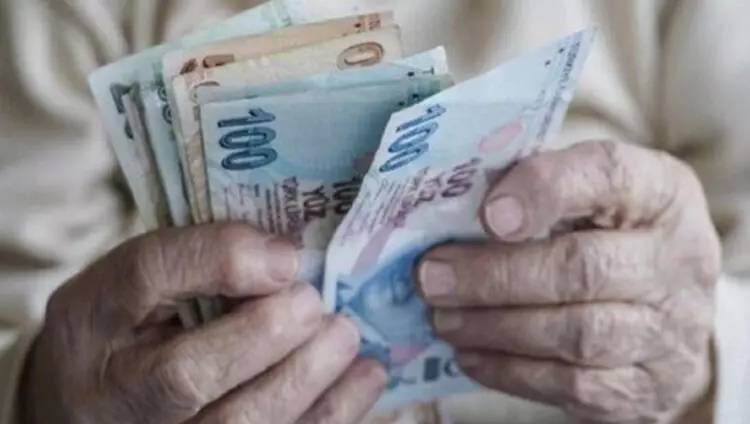 Memur ve emekli milyonlara ek ödeme mi geliyor... Hesaplara yatacağı tarih verildi 8