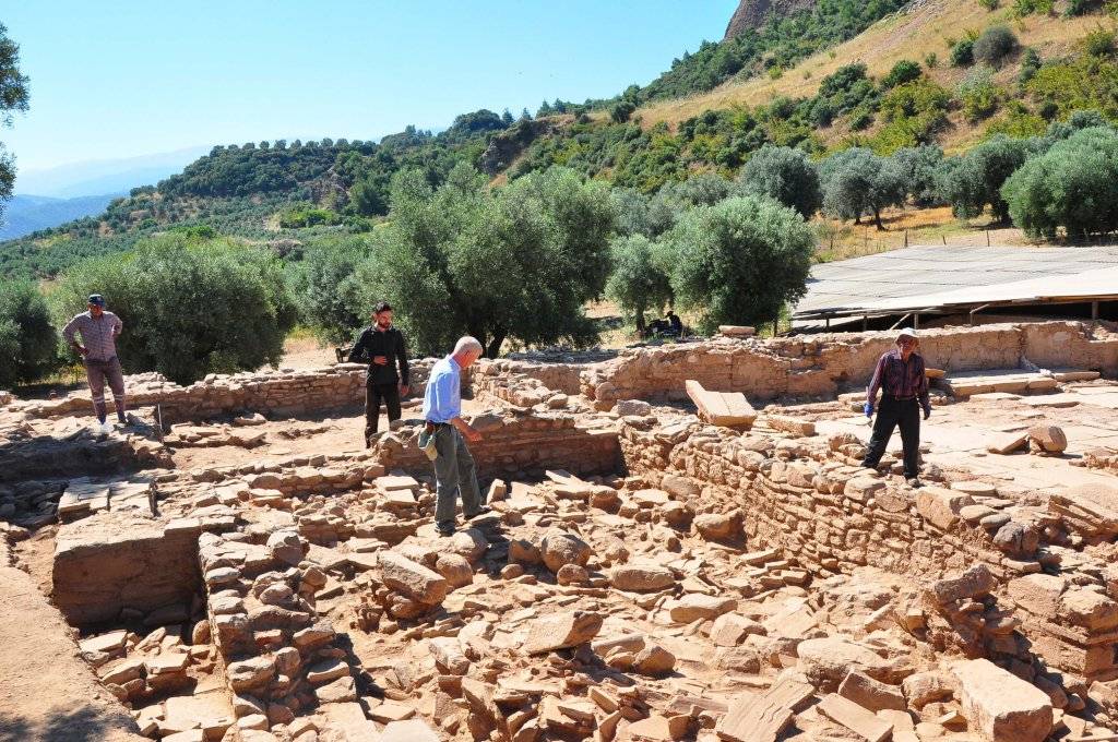 Yer Manisa: Fay hattı 50 metre yer altında ve Sardes kentinin tam merkezinden geçiyor 11