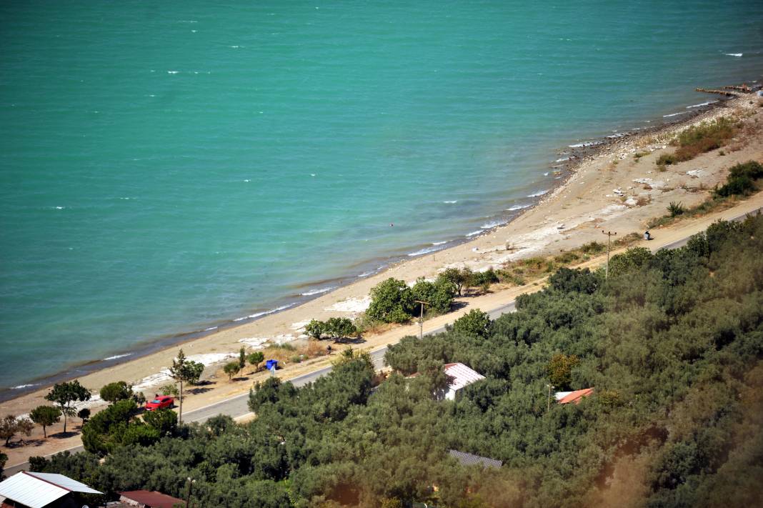 İznik Gölü’nde alg patlaması: Rengi turkuaza döndü 5