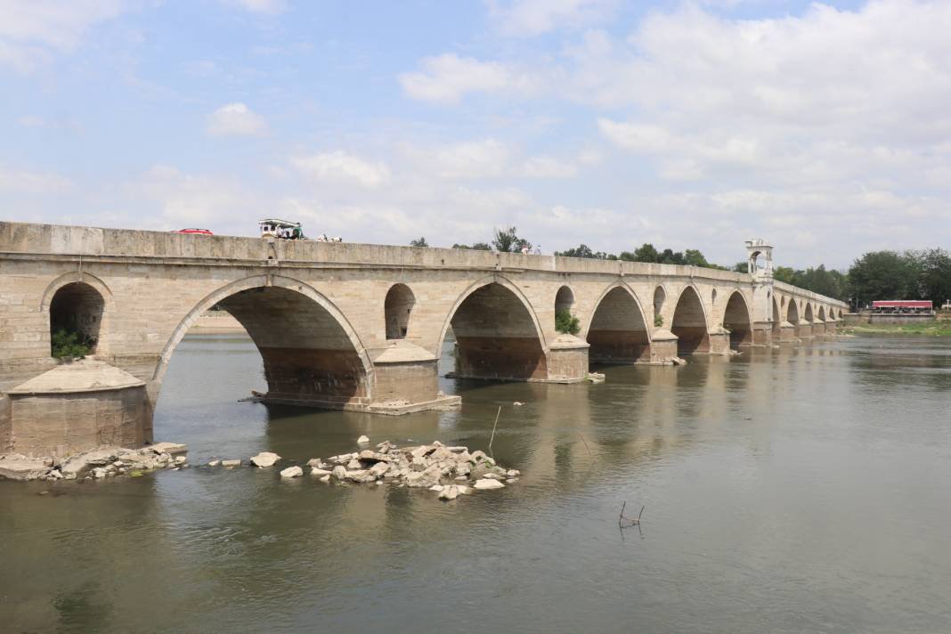 Edirne'deki kuraklık, Meriç Köprüsü'nün ayaklarını ortaya çıkardı 1