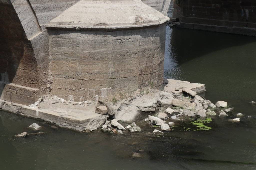 Edirne'deki kuraklık, Meriç Köprüsü'nün ayaklarını ortaya çıkardı 4