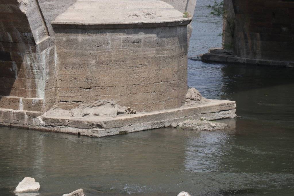 Edirne'deki kuraklık, Meriç Köprüsü'nün ayaklarını ortaya çıkardı 7