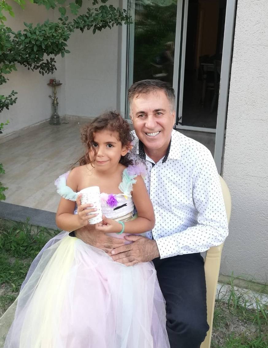 Depremden 180 gün sonra Rönesans Rezidans'ta kızı ve torununun cenazesine ulaştı 2