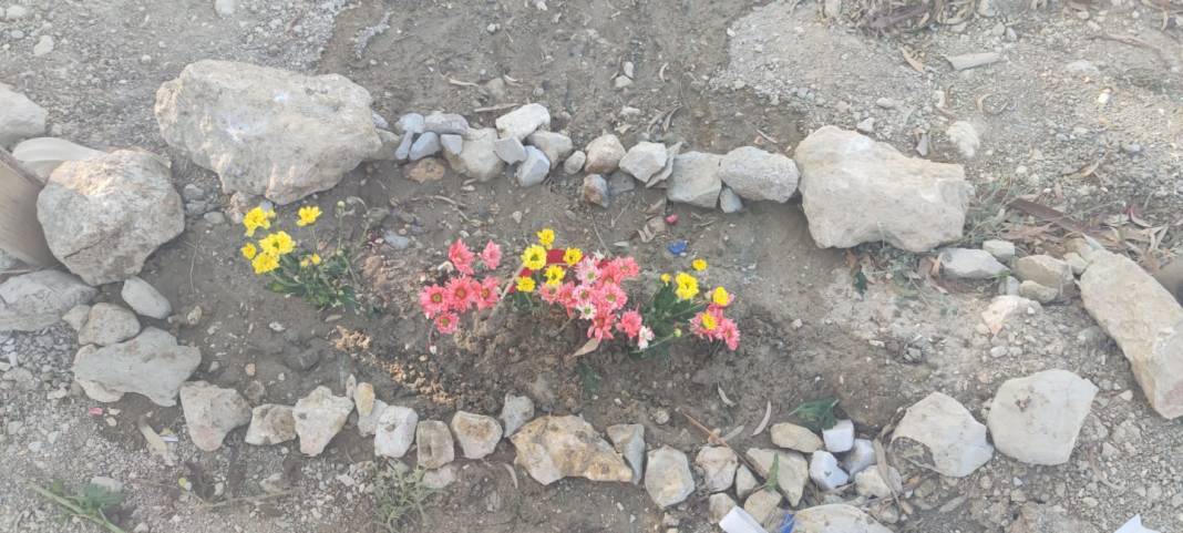 Depremden 180 gün sonra Rönesans Rezidans'ta kızı ve torununun cenazesine ulaştı 11