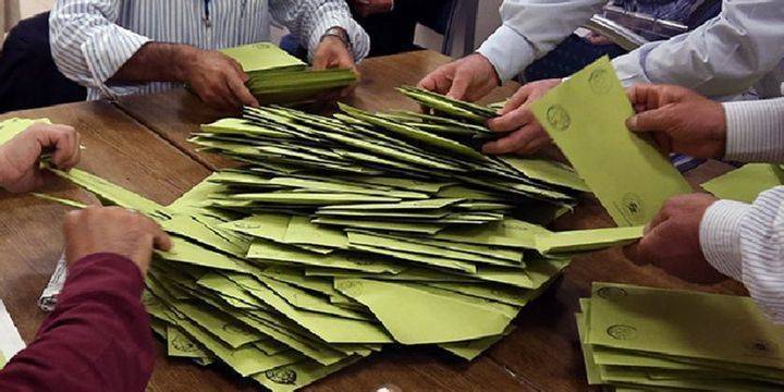 Yerel seçimler öncesi AKP ve CHP'de düşüş var; MHP ise oylarını ikiye katladı 1
