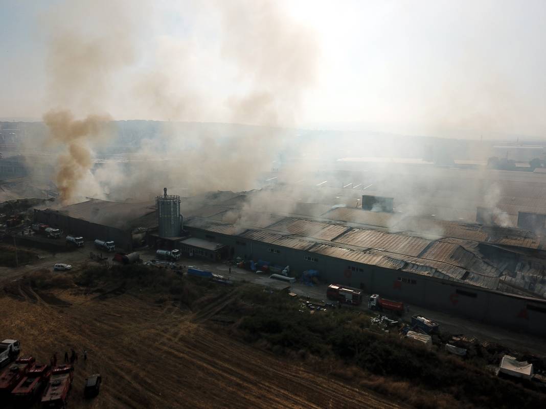10 fabrika yanmıştı: Yangının çıkış nedeni belli oldu 6