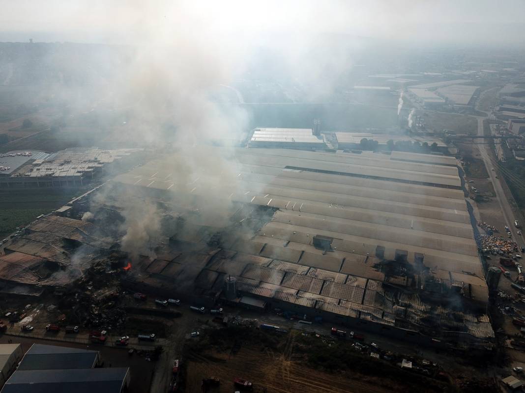 10 fabrika yanmıştı: Yangının çıkış nedeni belli oldu 1