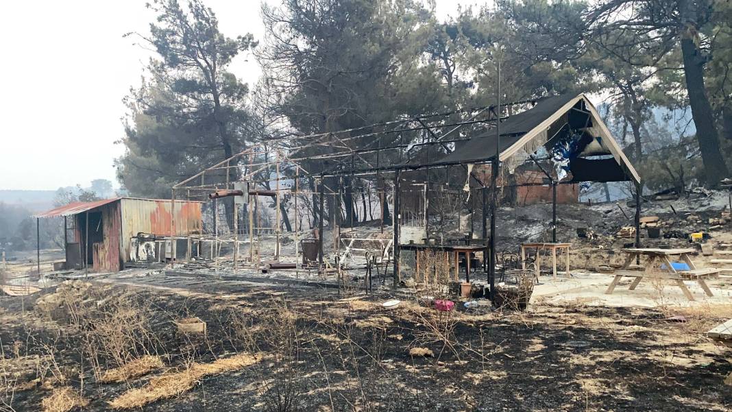 Yangın bölgesi havadan görüntülendi: 4 bin 80 hektar alan etkilendi, Çanakkale griye döndü 6