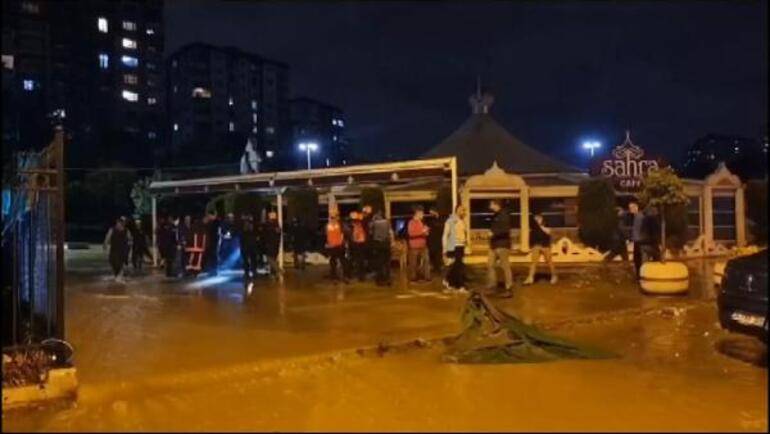 İstanbul'u sel vurdu: 2 can kaybı 1