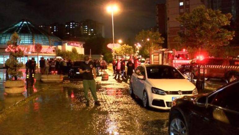 İstanbul'u sel vurdu: 2 can kaybı 3