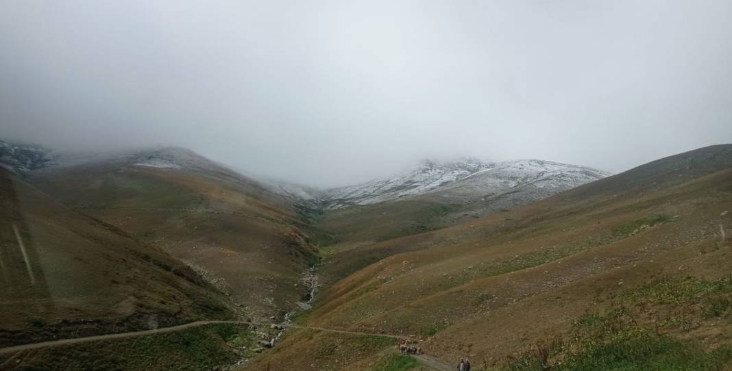 Doğu Karadeniz'de mevsimin ilk karı düştü 14