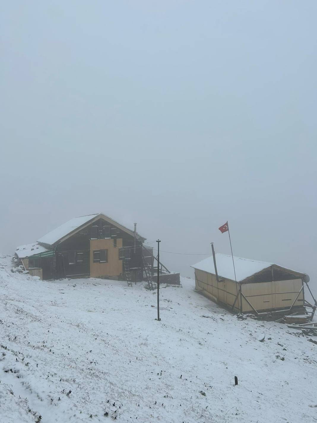 Doğu Karadeniz'de mevsimin ilk karı düştü 5