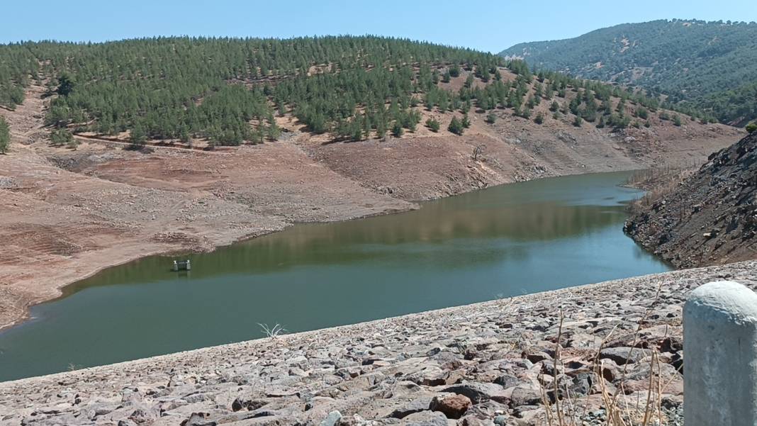 Depremden dolayı yer altı sularında kaymalar oldu; göletler kurudu: Su seviyesi yüzde 5 4