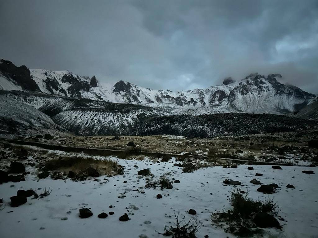 Erciyes Dağı'nda mevsimin ilk karı: Kentte sıcaklık 10 derece düştü 4